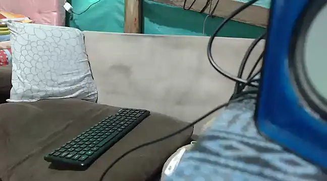 Snapshot of mom_son_dirty chatting on 13, 3, 2025 mom son dirty online show from 13, 3, 2025