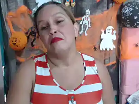 Snapshot of mom_son_dirty chatting on 21, 10, 2025 mom son dirty online show from 21, 10, 2025