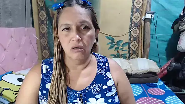 Snapshot of mom_son_dirty chatting on 3, 12, 2025 mom son dirty online show from 3, 12, 2025