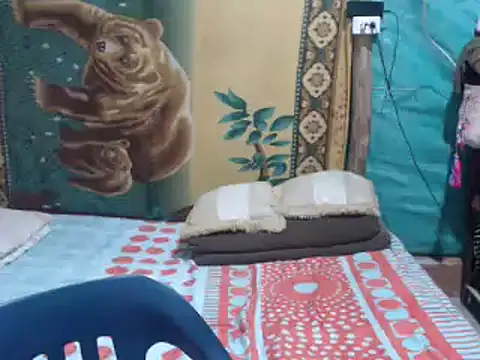 Snapshot of mom_son_dirty chatting on 7, 10, 2025 mom son dirty online show from 7, 10, 2025