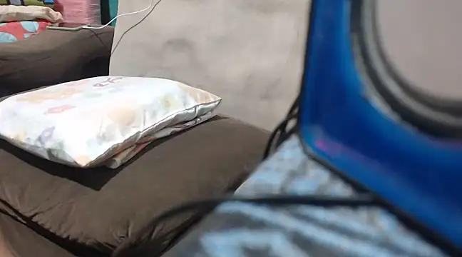 Snapshot of mom_son_dirty chatting on 13, 3, 2025 mom son dirty online show from 13, 3, 2025