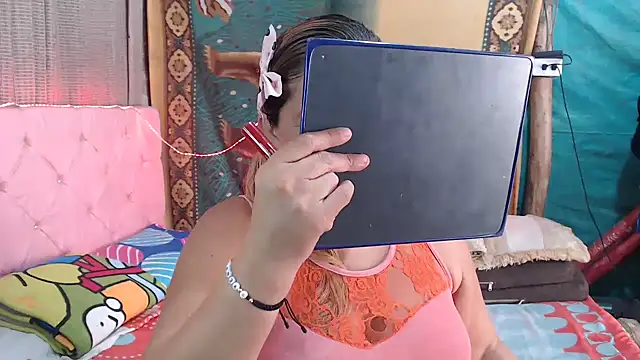 Snapshot of mom_son_dirty chatting on 8, 11, 2025 mom son dirty online show from 8, 11, 2025