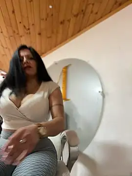 Milff parkerrr online show from 14, 3, 2025