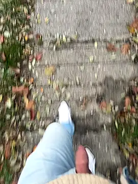 Tomkitomkii online show from 6, 11, 2025