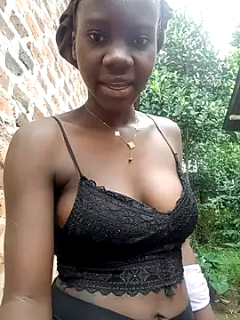 Black juicy24 online show from 5, 4, 2026