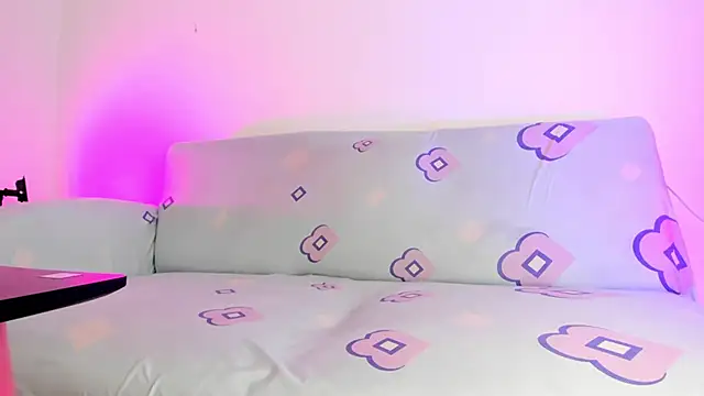 LoveBirds  1 online show from 20, 3, 2025