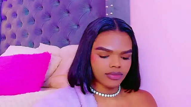 CamiEstrada online show from 28, 11, 2025