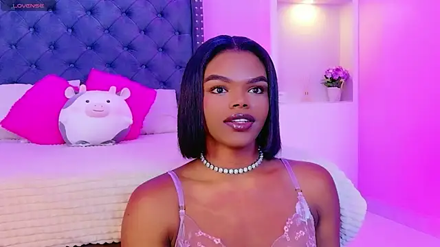 CamiEstrada online show from 10, 11, 2025