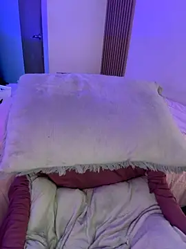 Mae Henao9 online show from 15, 9, 2025