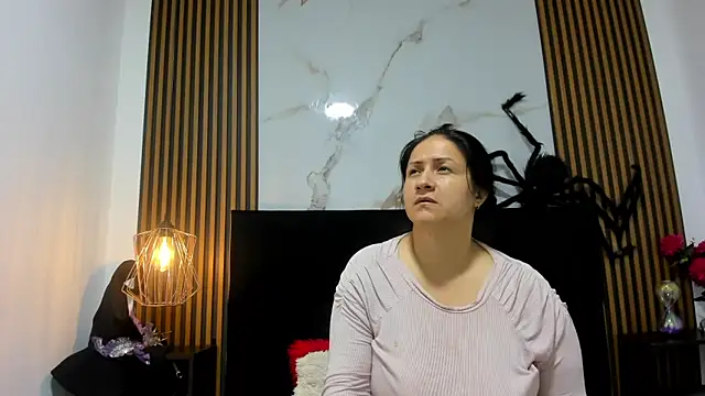 Ambber moon online show from 25, 10, 2025