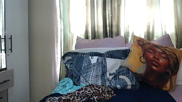 Foxybrownxx1 online show from 26, 11, 2025