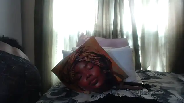 Snapshot of Foxybrownxx1 chatting on 4, 3, 2026 Foxybrownxx1 online show from 4, 3, 2026