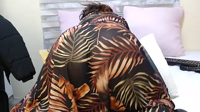 Snapshot of Foxybrownxx1 chatting on 26, 5, 2026 Foxybrownxx1 online show from 26, 5, 2026