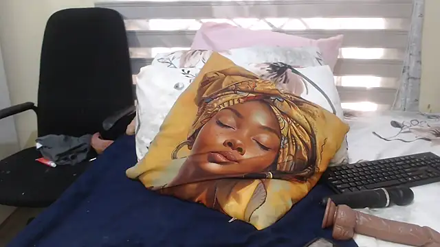 Foxybrownxx1 online show from 18, 6, 2026