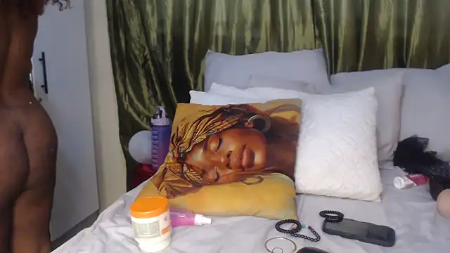 Snapshot of Foxybrownxx1 chatting on 15, 3, 2026 Foxybrownxx1 online show from 15, 3, 2026