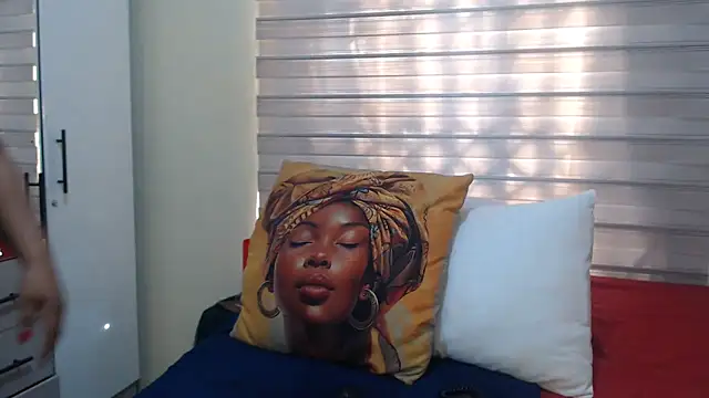 Snapshot of Foxybrownxx1 chatting on 11, 4, 2026 Foxybrownxx1 online show from 11, 4, 2026