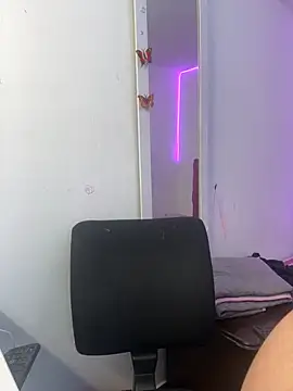 nix white online show from 6, 11, 2025