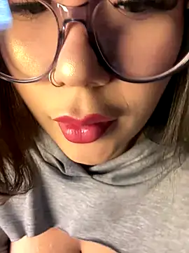 LylaLee111 online show from 19, 9, 2025