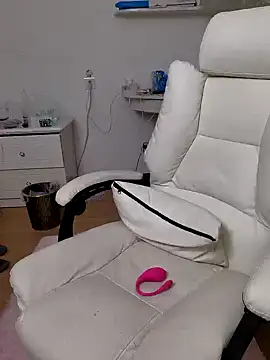 MaMa 1960 online show from 7, 1, 2025