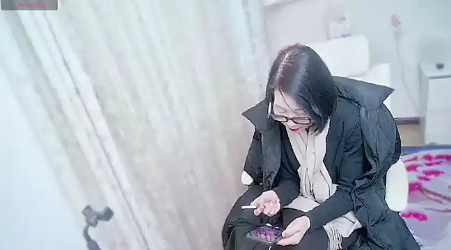 MaMa 1960 online show from 1, 2, 2025