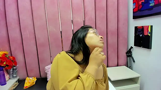 Snapshot of Miaa_Smiith_ chatting on 5, 10, 2025 Miaa Smiith online show from 5, 10, 2025