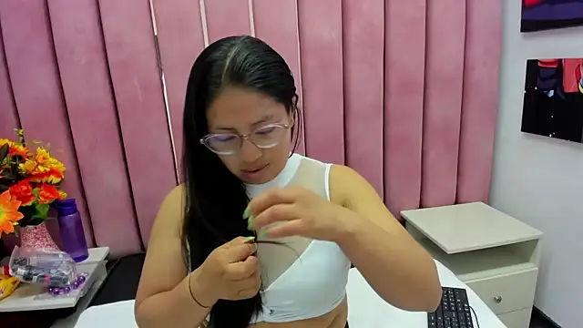 Snapshot of Miaa_Smiith_ chatting on 19, 10, 2025 Miaa Smiith online show from 19, 10, 2025