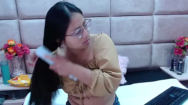 Snapshot of Miaa_Smiith_ chatting on 11, 3, 2025 Miaa Smiith online show from 11, 3, 2025