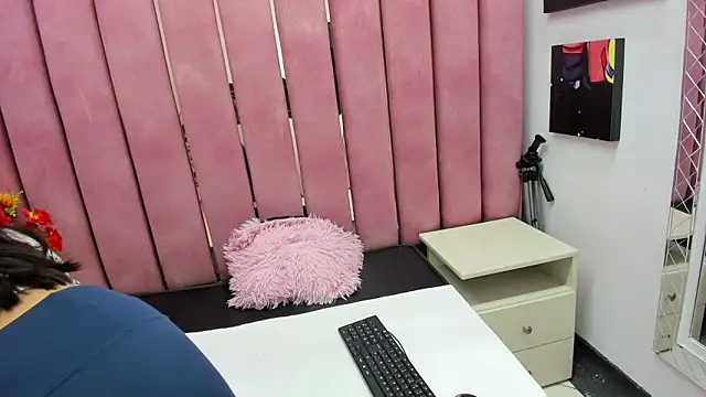 Snapshot of Miaa_Smiith_ chatting on 10, 10, 2025 Miaa Smiith online show from 10, 10, 2025