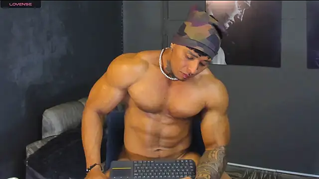 Snapshot of bradley_smith chatting on 27, 6, 2026 bradley smith online show from 27, 6, 2026