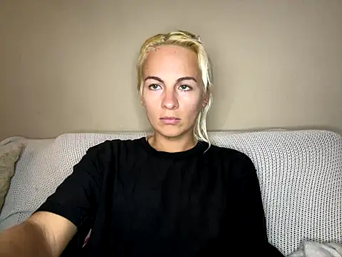 girlfriendmissy online show from 3, 10, 2025