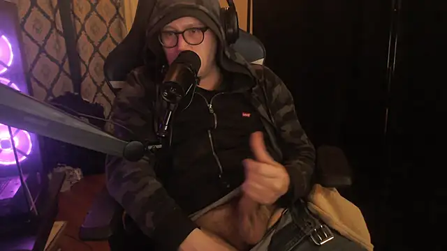 chicostick413 online show from 28, 2, 2026