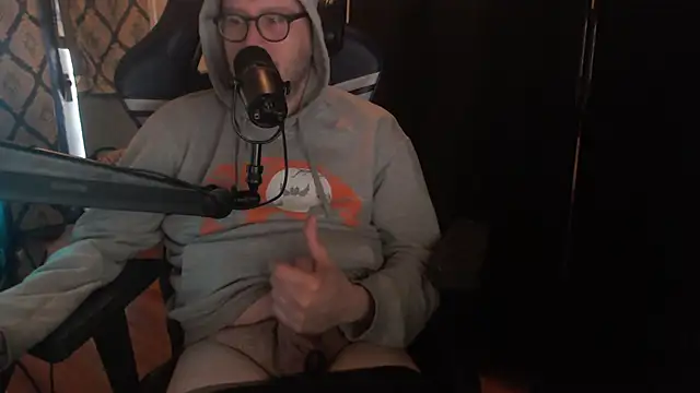 chicostick413 online show from 10, 4, 2026