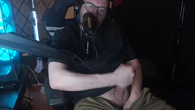 chicostick413 online show from 15, 4, 2026