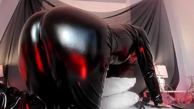 KylieMaxwell online show from 16, 11, 2025