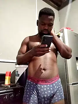 Snapshot of Chocolate_factory_man chatting on 7, 10, 2025 Chocolate factory man online show from 7, 10, 2025