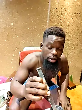 Snapshot of Chocolate_factory_man chatting on 14, 11, 2025 Chocolate factory man online show from 14, 11, 2025