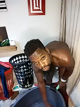 Snapshot of Chocolate_factory_man chatting on 9, 2, 2025 Chocolate factory man online show from 9, 2, 2025