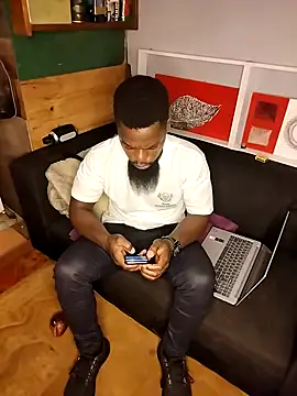 Snapshot of Chocolate_factory_man chatting on 17, 3, 2025 Chocolate factory man online show from 17, 3, 2025