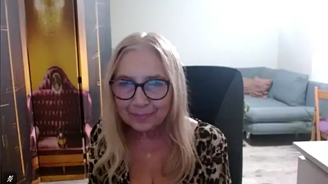 sofia xkiss online show from 10, 11, 2025