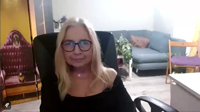 sofia xkiss online show from 4, 12, 2025