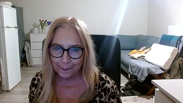 sofia xkiss online show from 8, 3, 2025