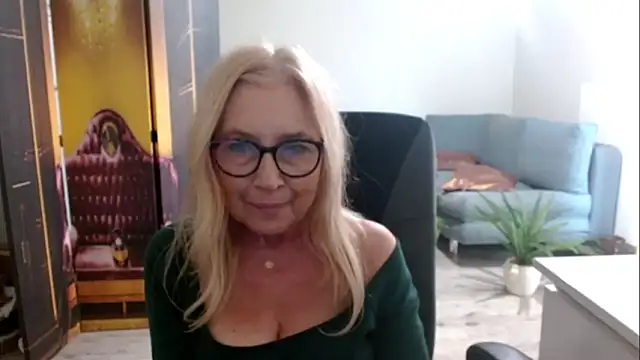 sofia xkiss online show from 15, 10, 2025