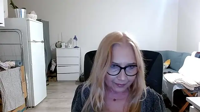 sofia xkiss online show from 2, 3, 2025