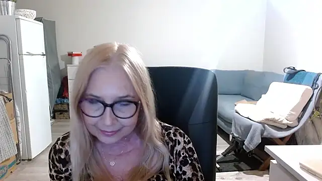 sofia xkiss online show from 18, 3, 2025