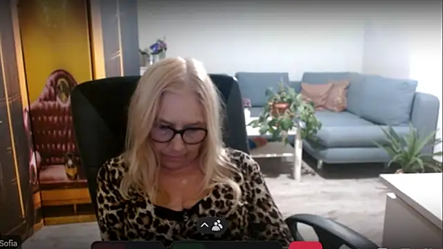 sofia xkiss online show from 27, 10, 2025