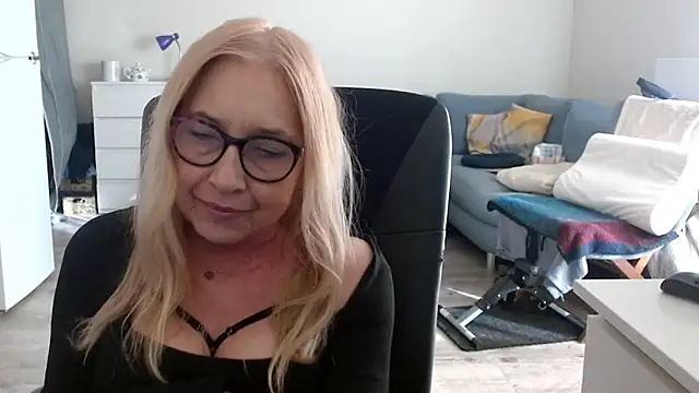 sofia xkiss online show from 19, 3, 2025