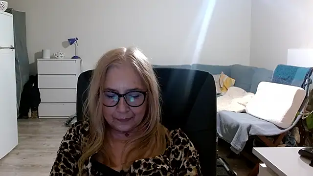 sofia xkiss online show from 14, 3, 2025