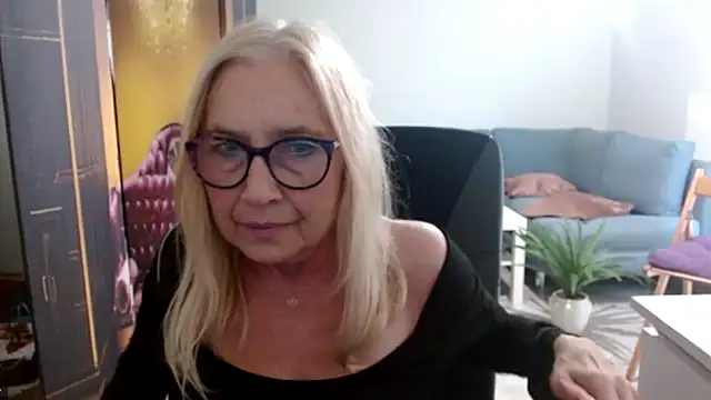 sofia xkiss online show from 15, 9, 2025