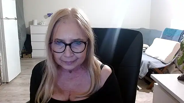 sofia xkiss online show from 16, 3, 2025