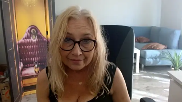 sofia xkiss online show from 10, 9, 2025